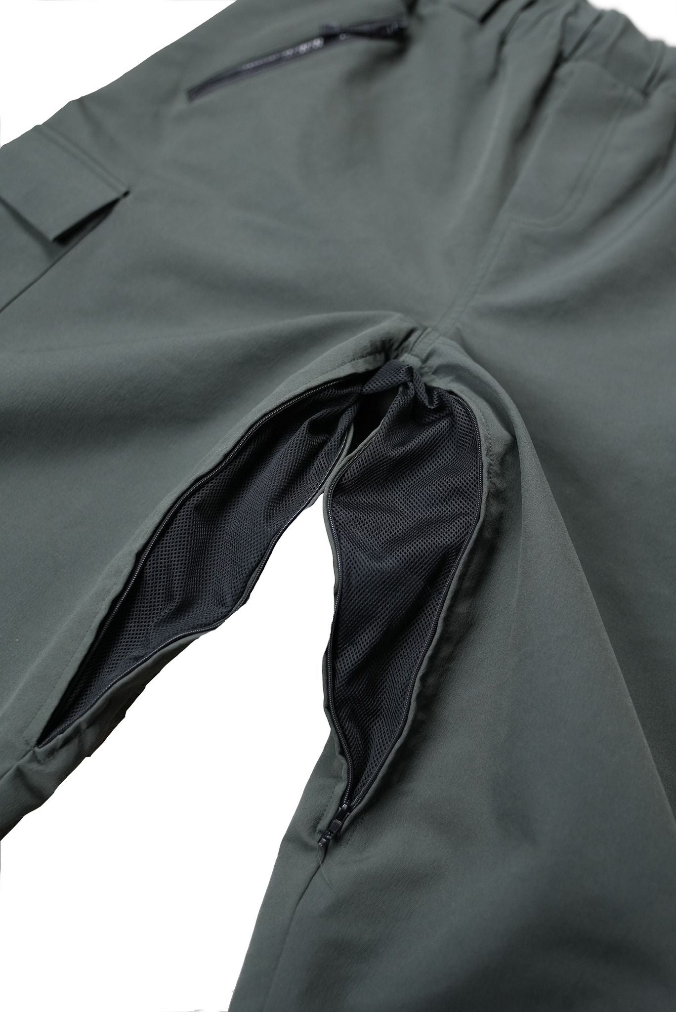 R8 Cargos Army Green