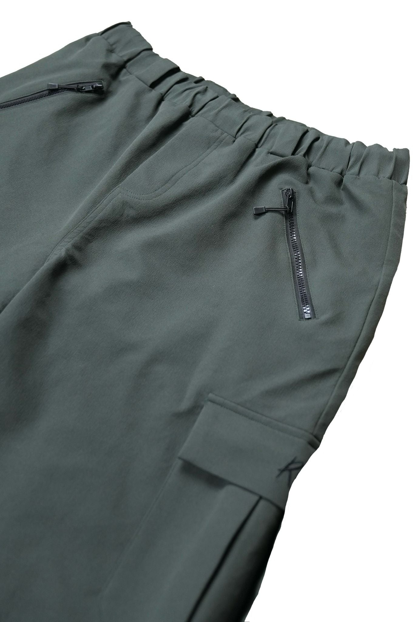 R8 Cargos Army Green